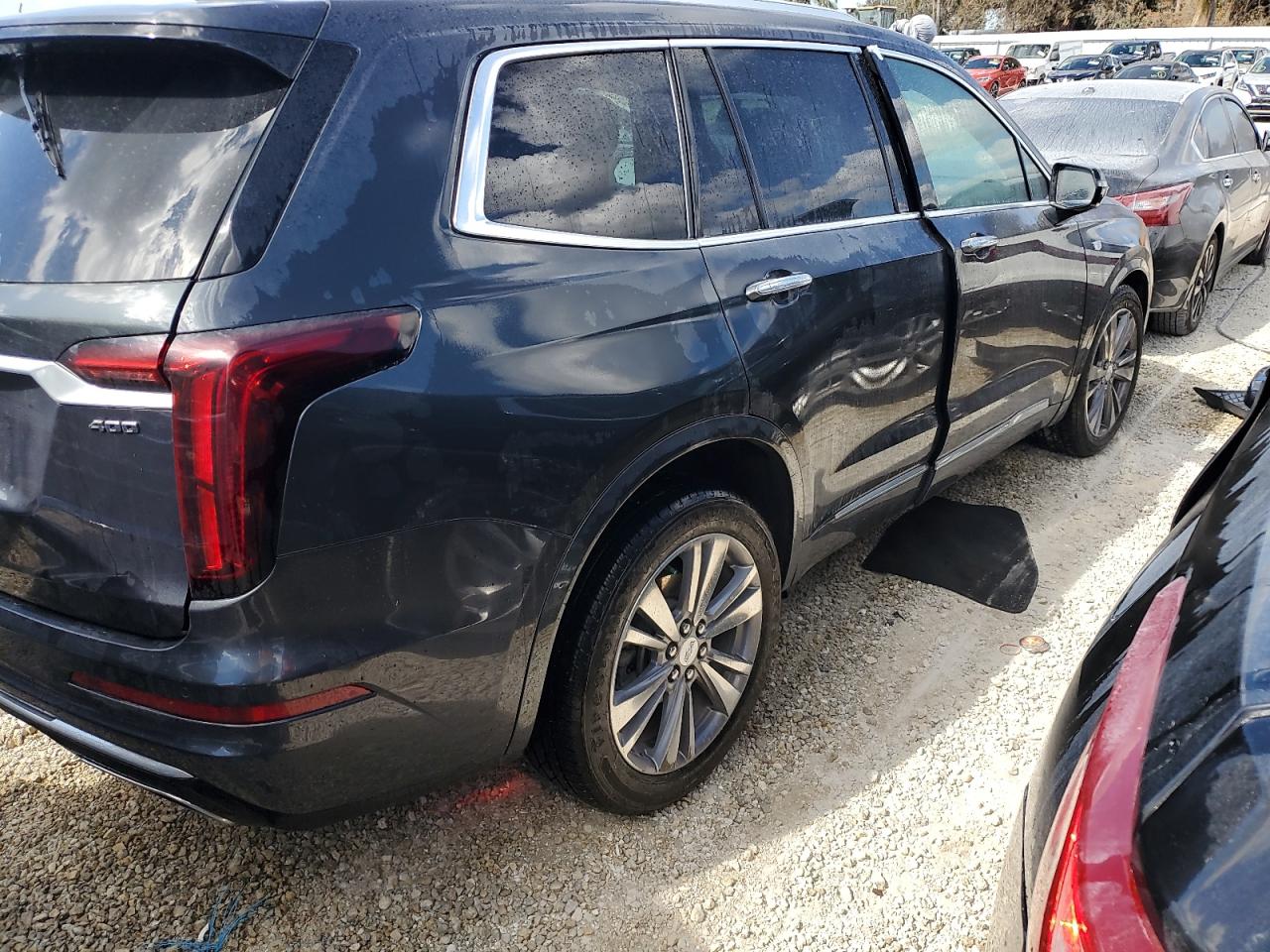 2022 Cadillac XT6 - Image 3