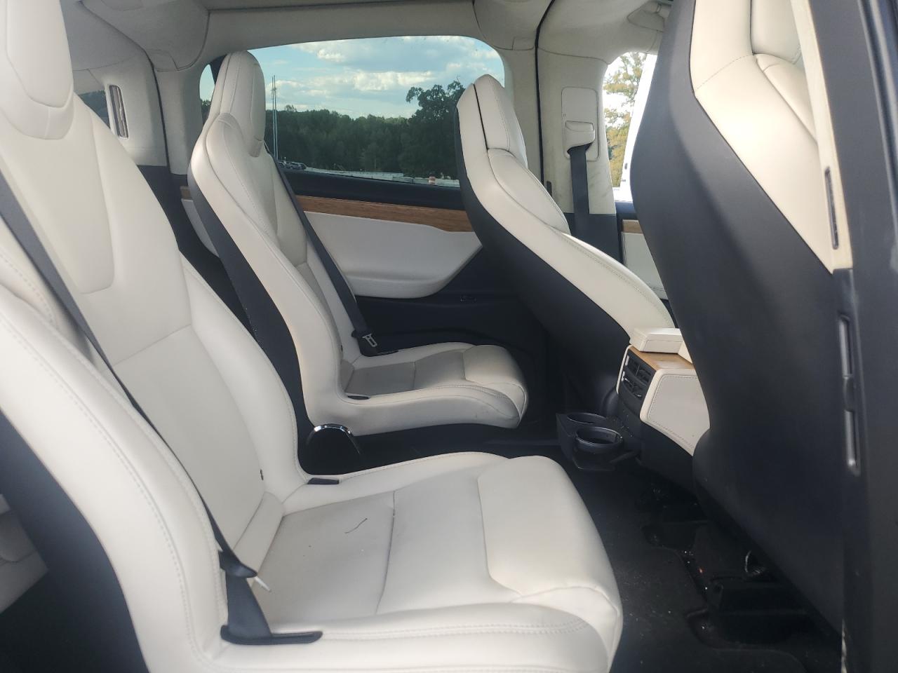 5YJXCBE24JF142687 2018 Tesla Model X