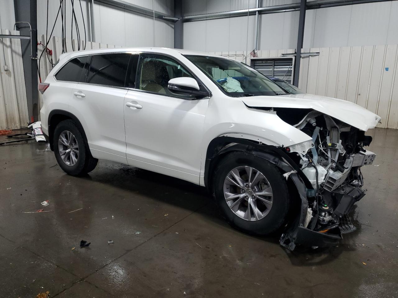 5TDBKRFH2FS176753 2015 Toyota Highlander Le