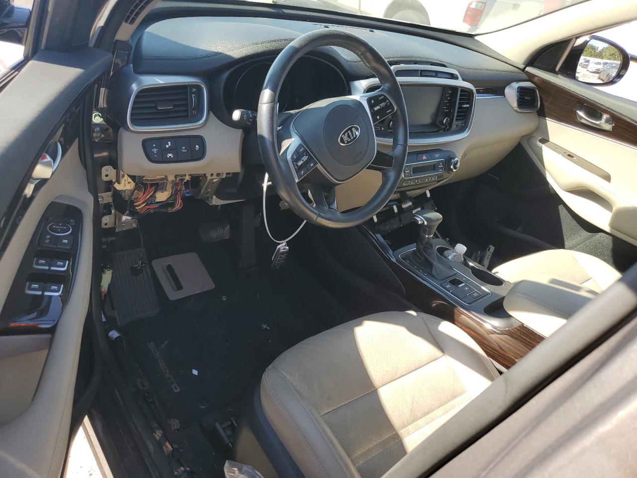 2019 Kia Sorento - Image 8