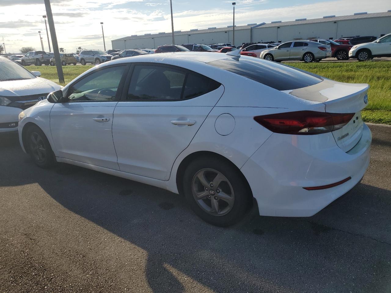 2017 Hyundai Elantra - Image 2