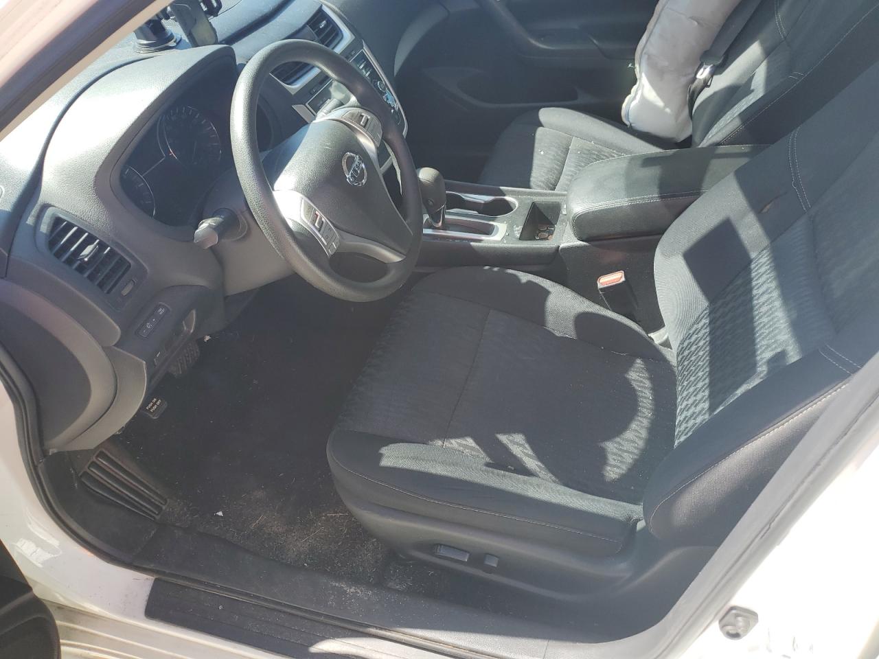 2017 Nissan Altima - Image 7