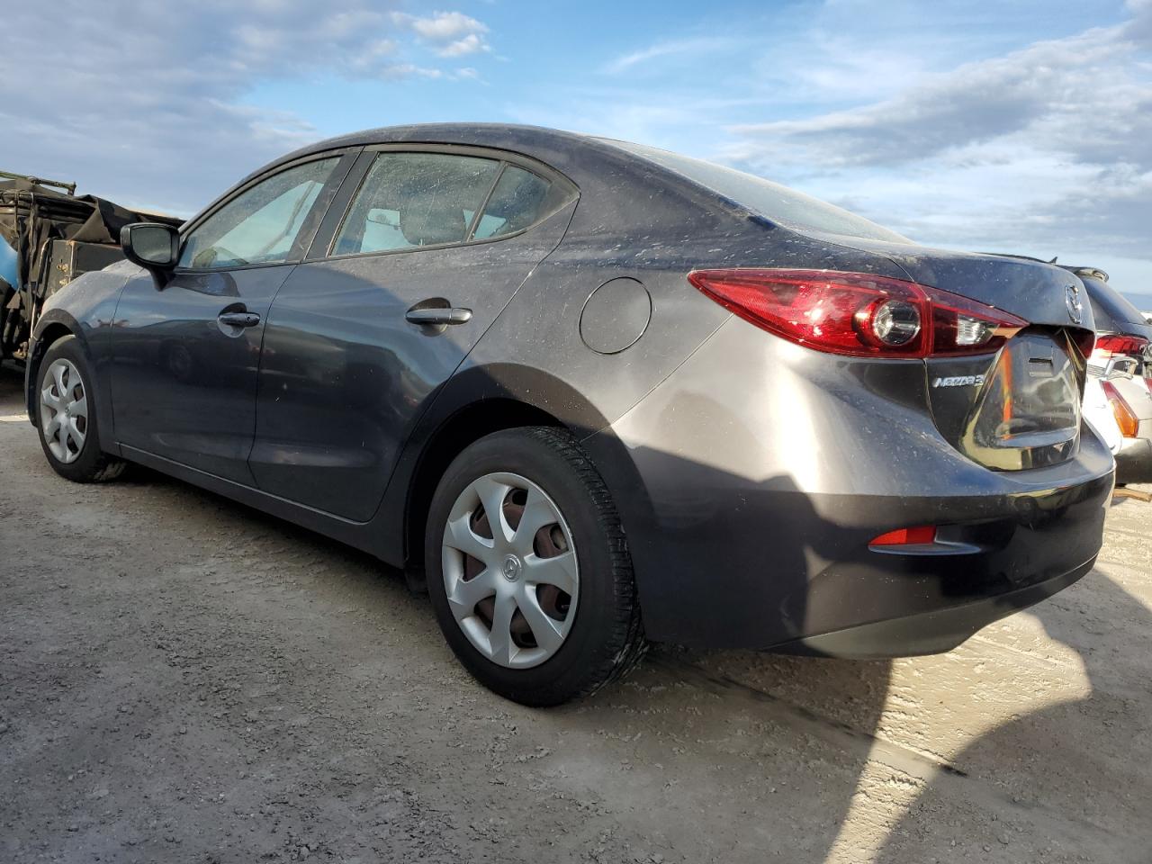 3MZBN1U79JM221597 2018 MAZDA 3 - Image 2