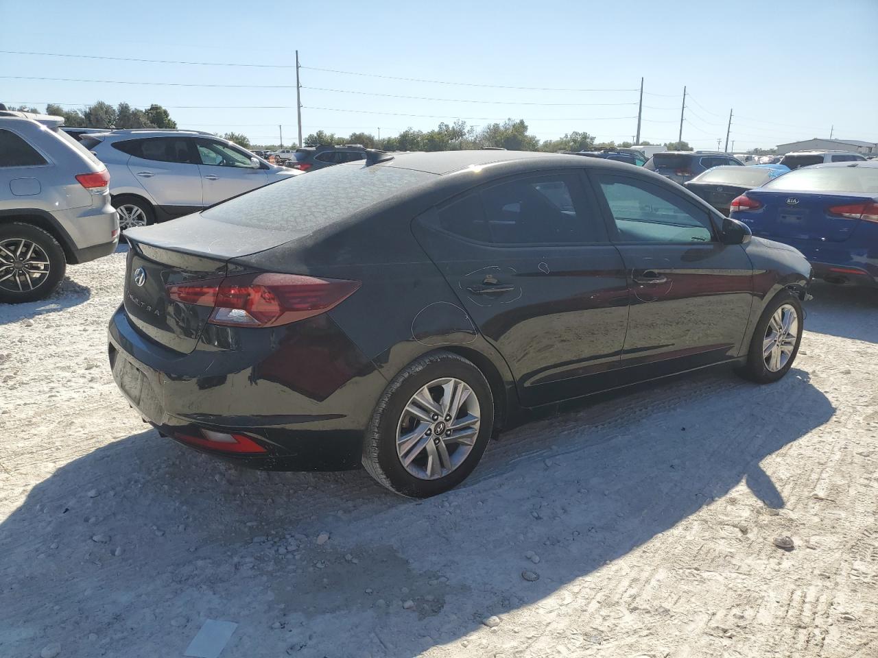2019 Hyundai Elantra - Image 3