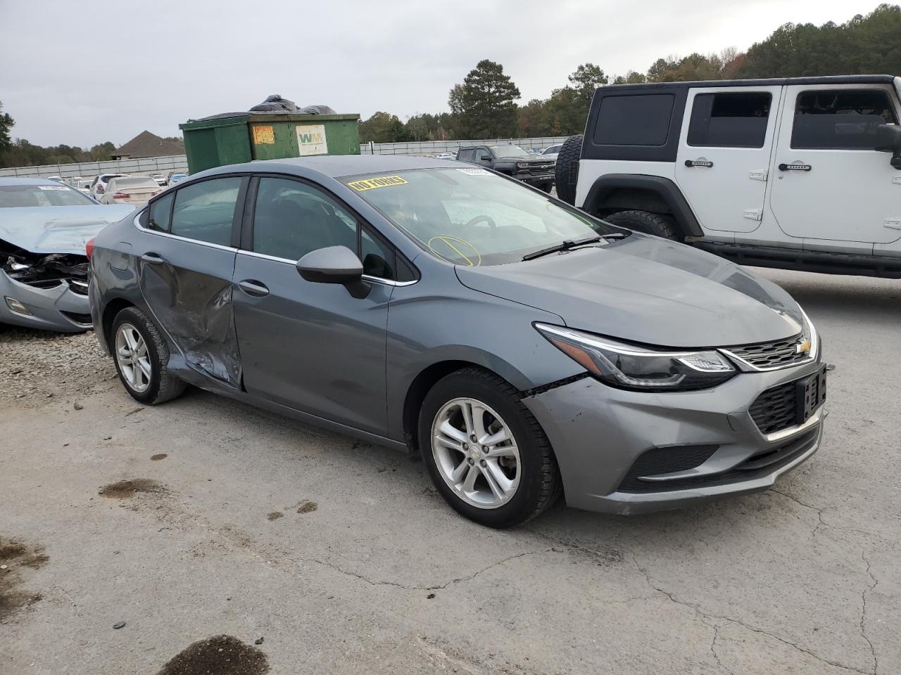 2018 Chevrolet Cruze - Image 4