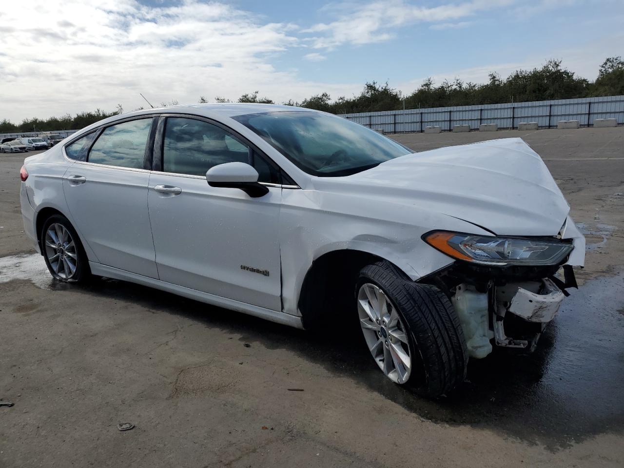 VIN 3FA6P0LU0HR224732 2017 FORD FUSION no.4