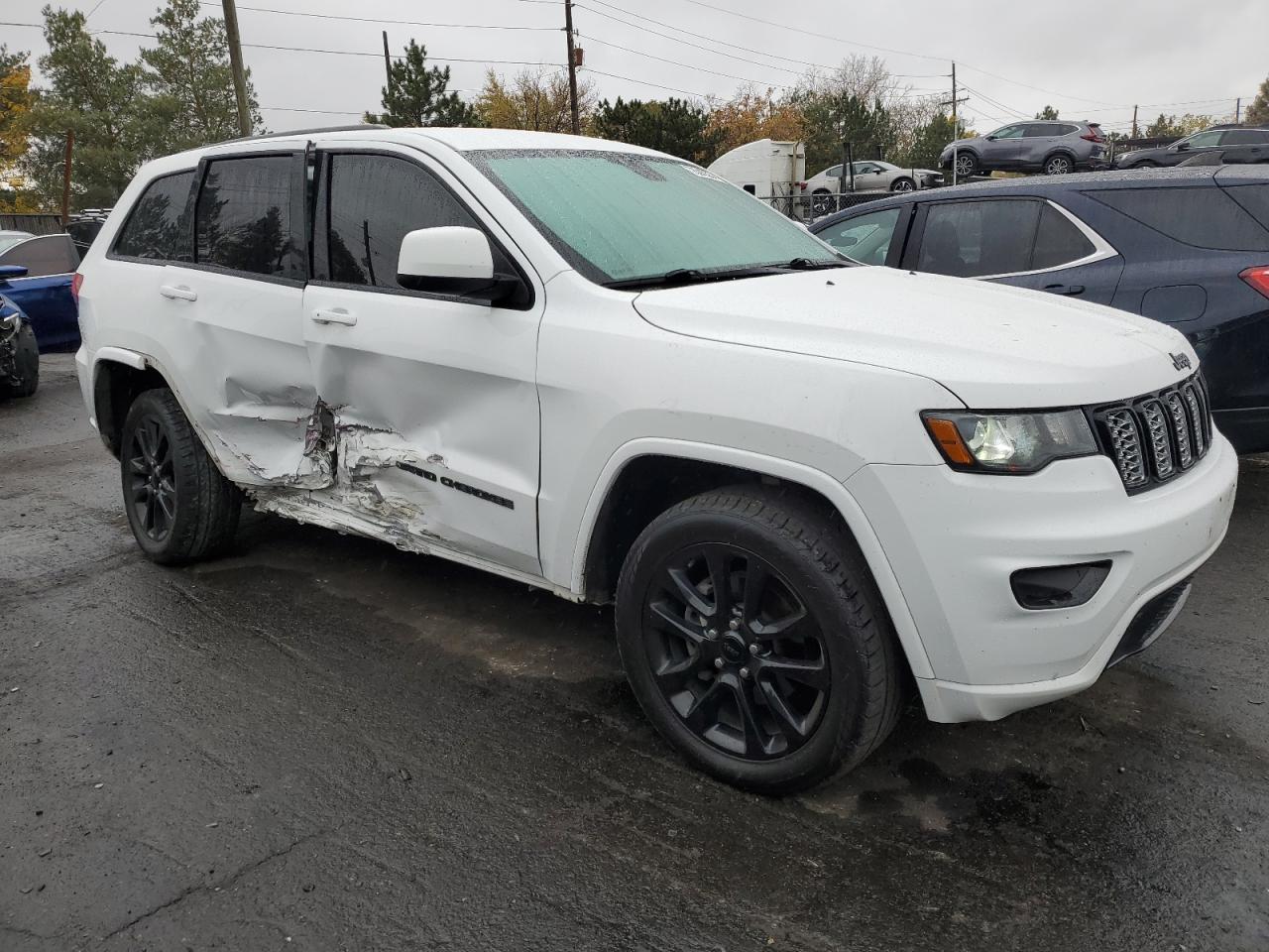 2017 Jeep Grand Cherokee - Image 4