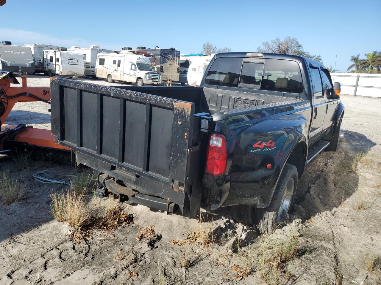 2008 Ford F450 - Image 3