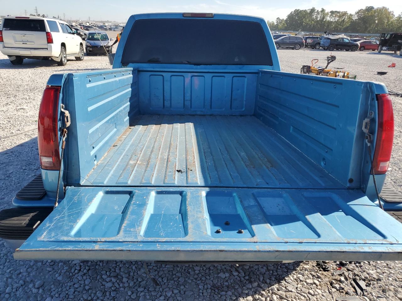 1994 Chevrolet GMT-400 - Image 10