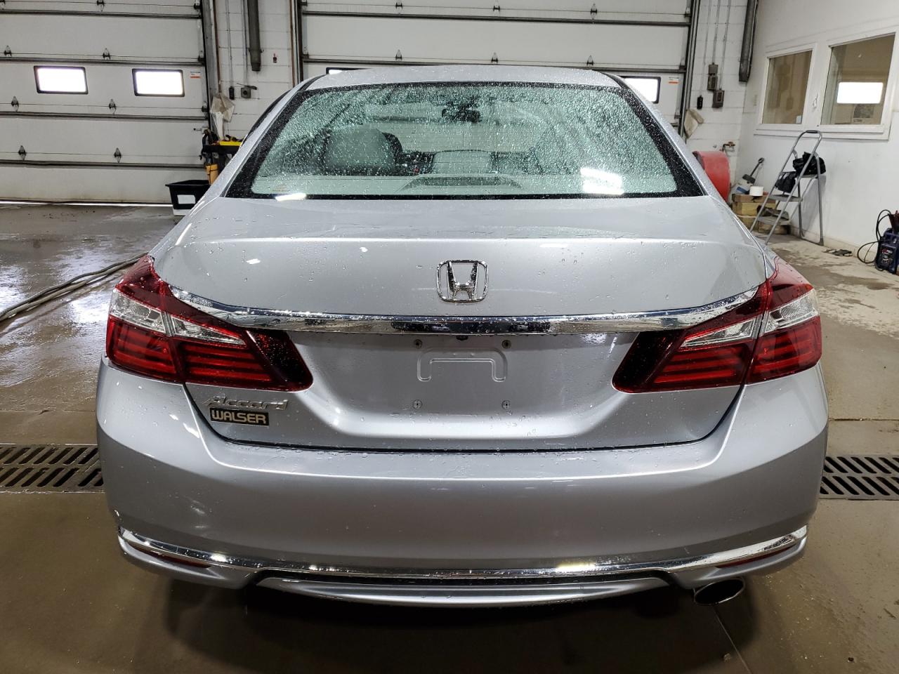 1HGCR2F33HA290645 2017 Honda Accord Lx