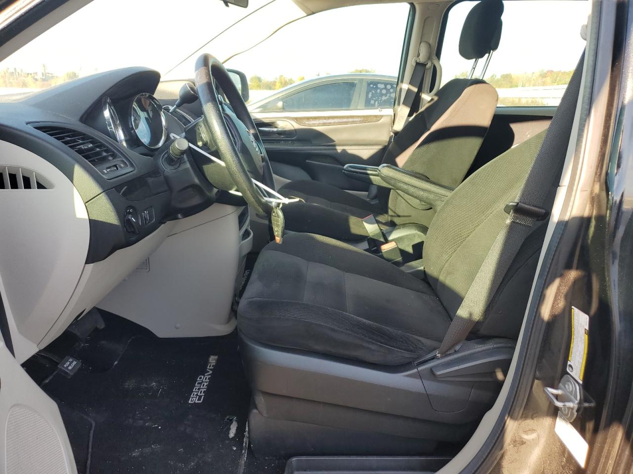 2016 Dodge Caravan - Image 7