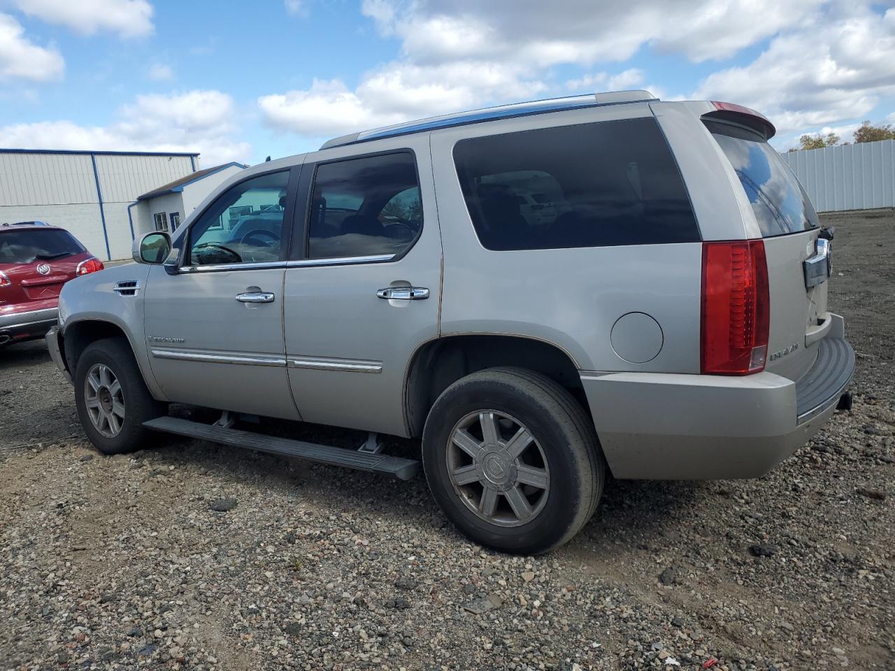 2007 Cadillac Escalade Luxury VIN: 1GYFK63827R287303 Lot: 76412634