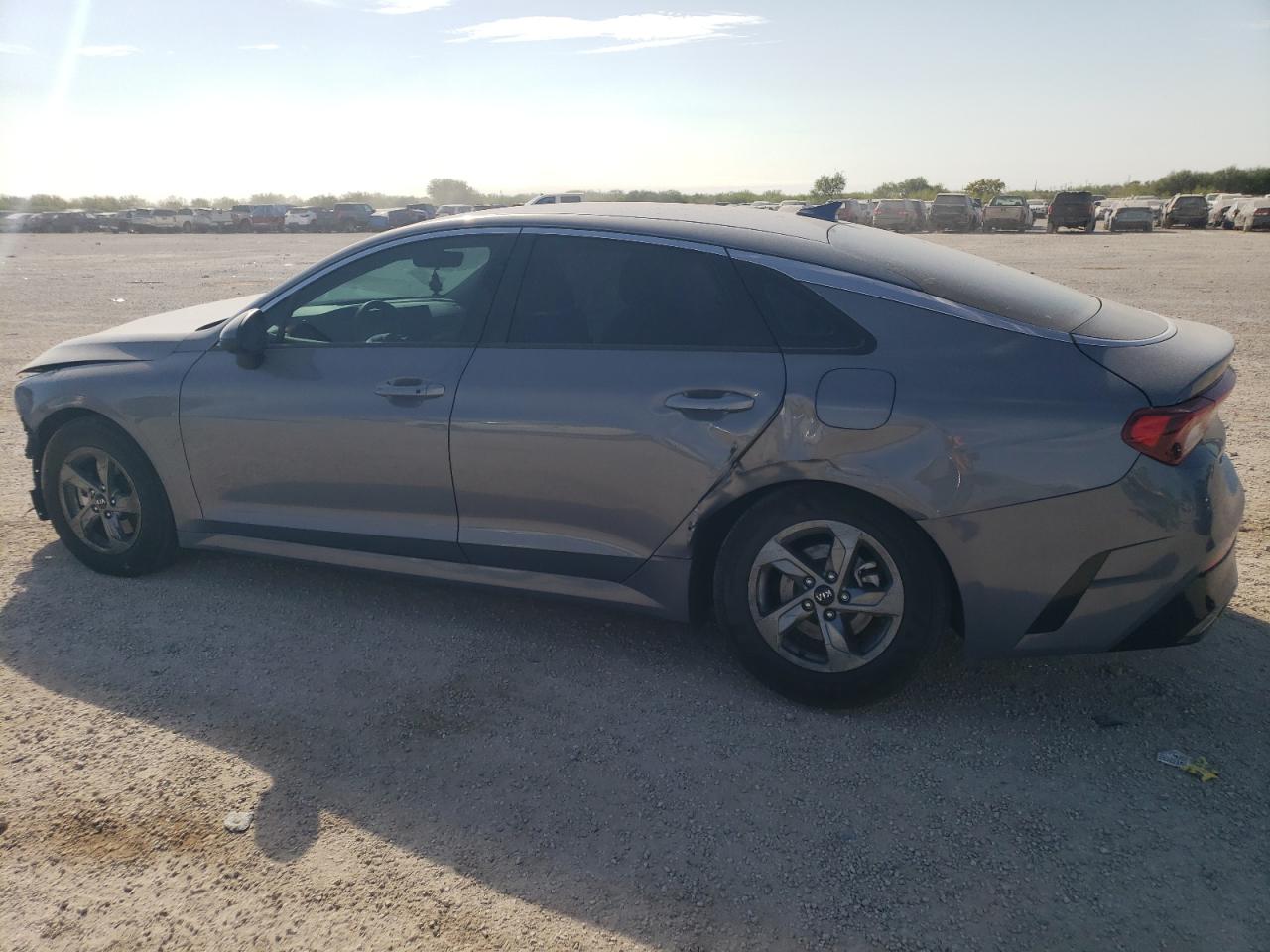 2021 Kia K5 - Image 2