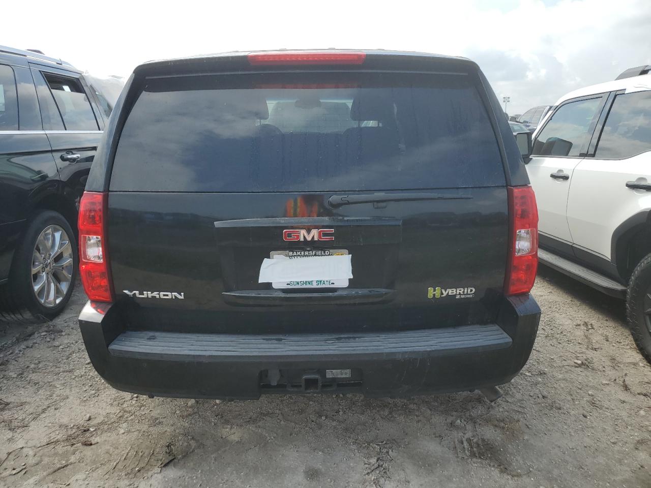 2008 GMC Yukon Hybrid VIN: 1GKFC13518R211699 Lot: 74976634