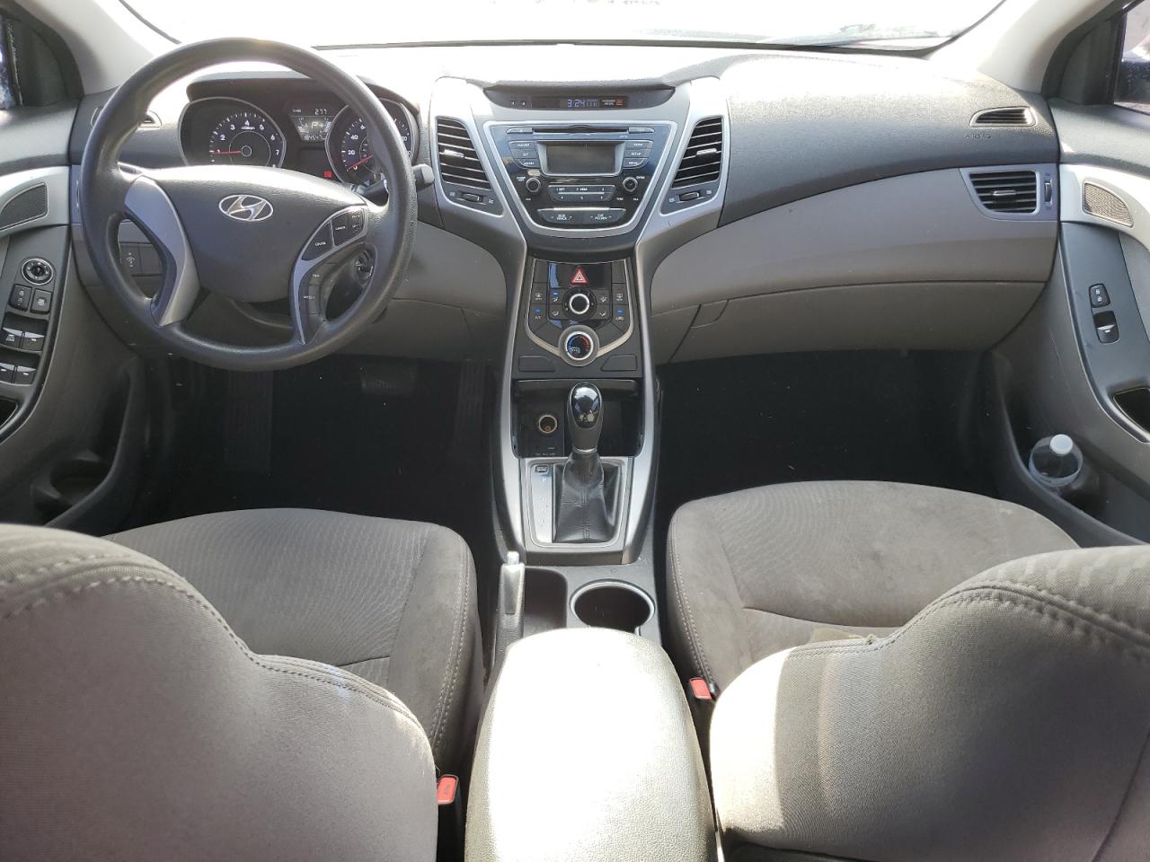 5NPDH4AE2GH725348 2016 Hyundai Elantra Se