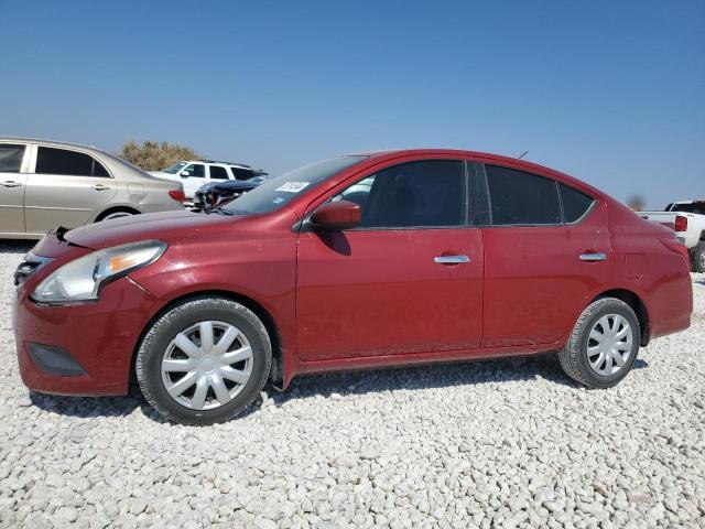 Седани NISSAN VERSA 2015 Червоний