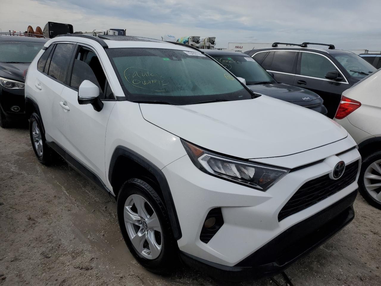 VIN 2T3W1RFV4KW015176 2019 TOYOTA RAV4 no.4