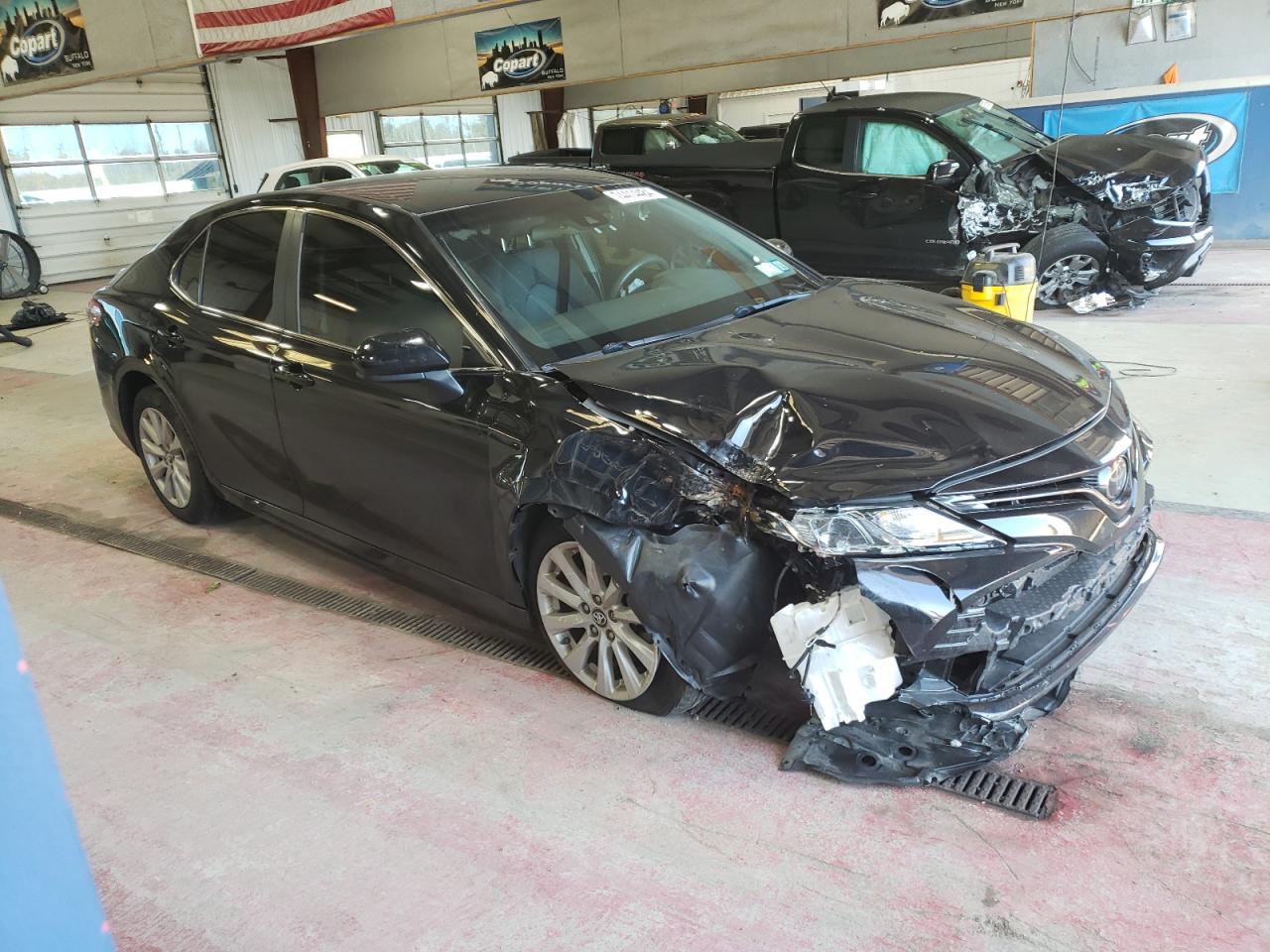 VIN 4T1B11HK1JU135964 2018 TOYOTA CAMRY no.4