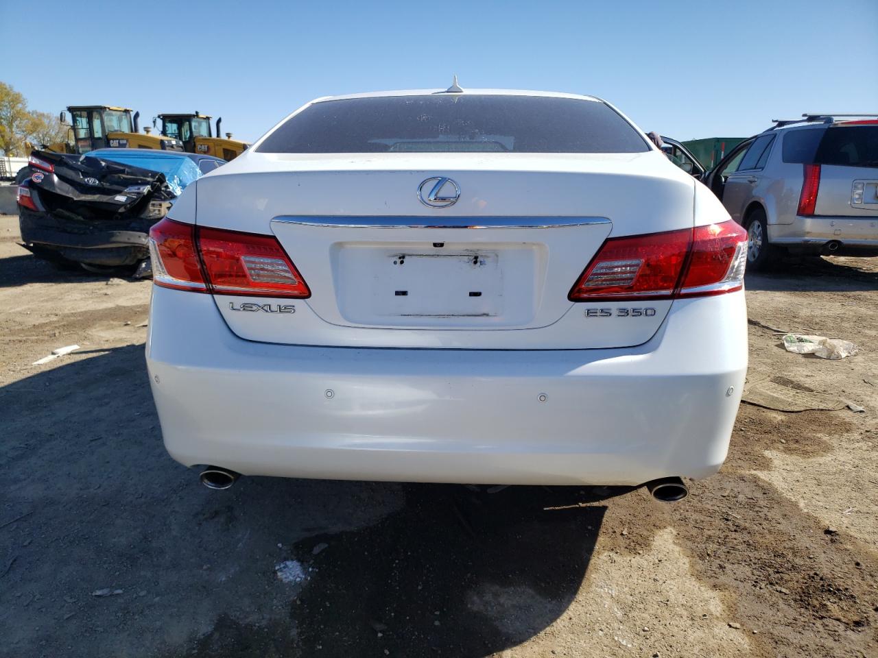 2010 Lexus ES - Image 6