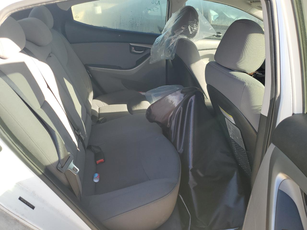 2016 Hyundai Elantra - Image 10