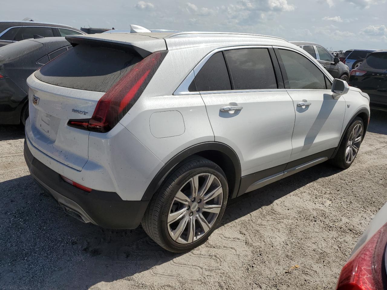 1GYFZCR44LF093916 2020 Cadillac Xt4 Premium Luxury