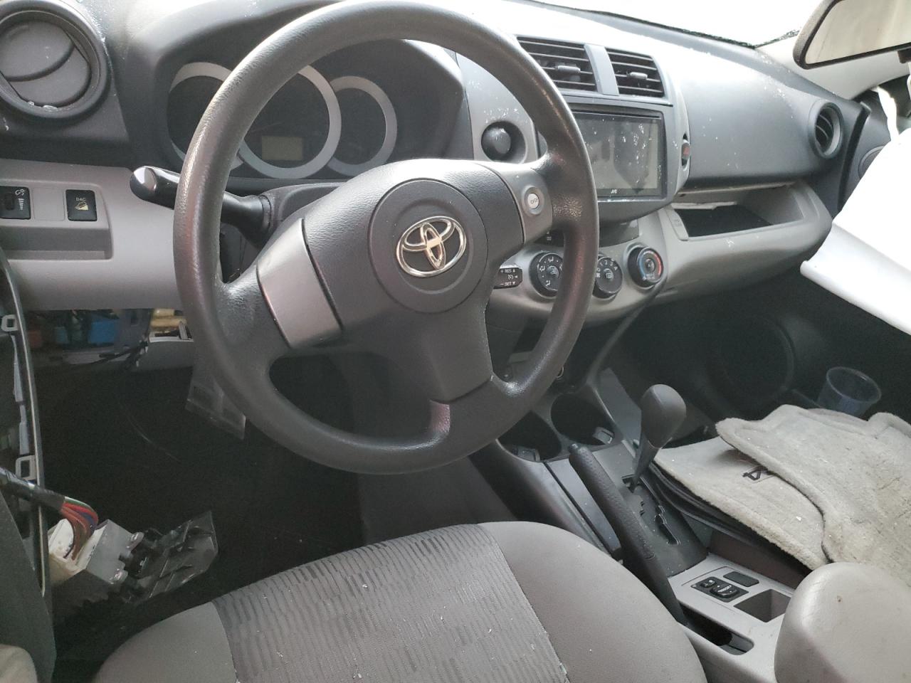 2T3KF4DV0BW093492 2011 Toyota Rav4