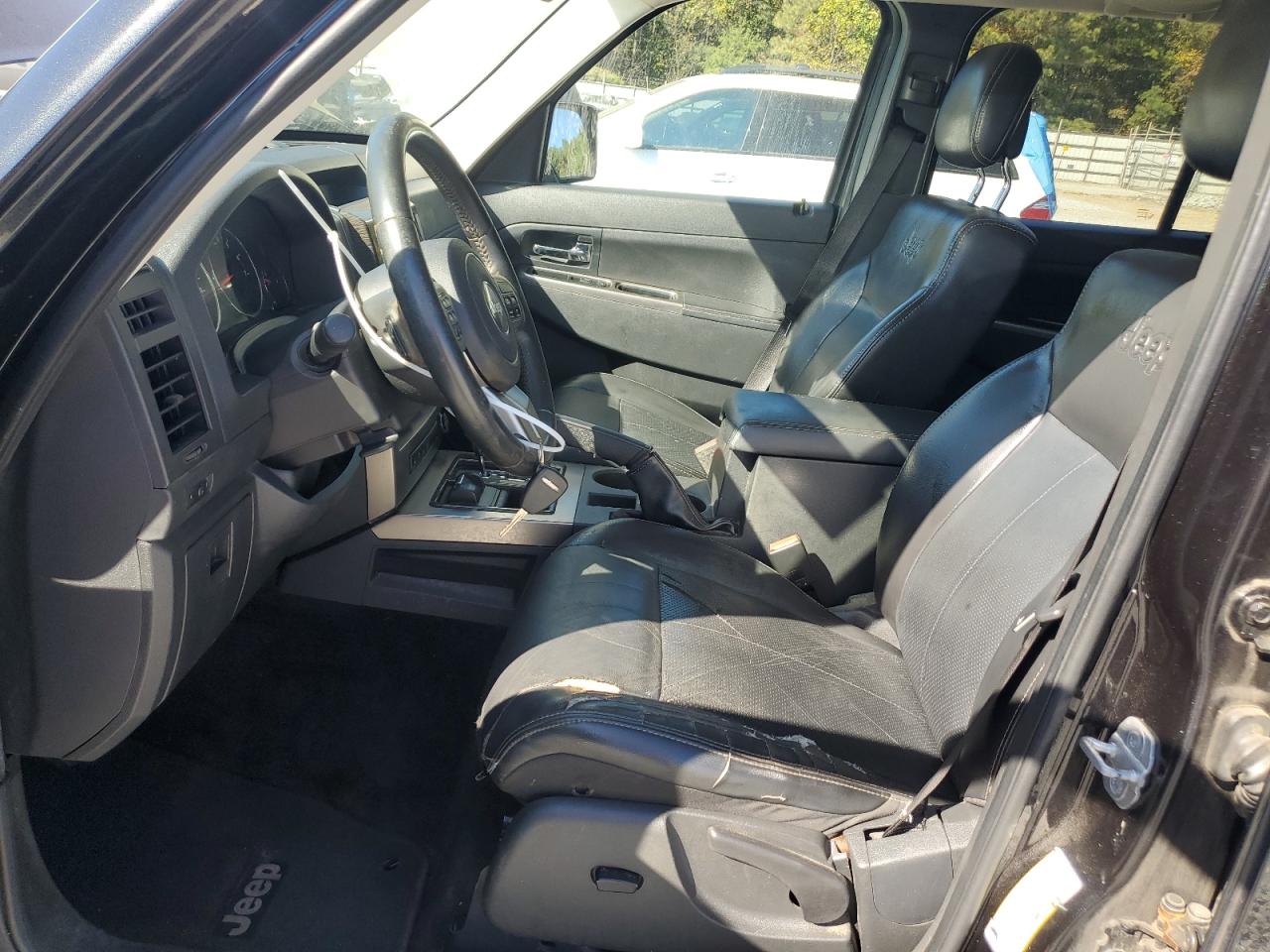 2011 Jeep Liberty (North America) - Image 7