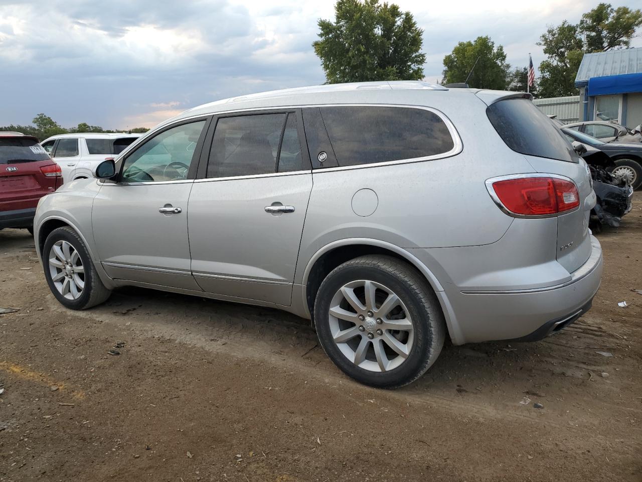 VIN 5GAKRCKD8HJ112682 2017 BUICK ENCLAVE no.2