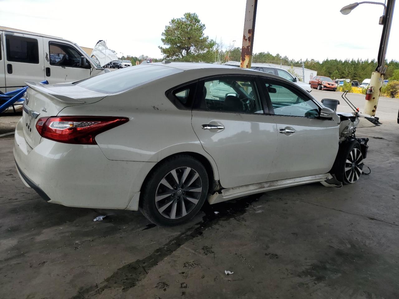 2016 Nissan Altima - Image 3