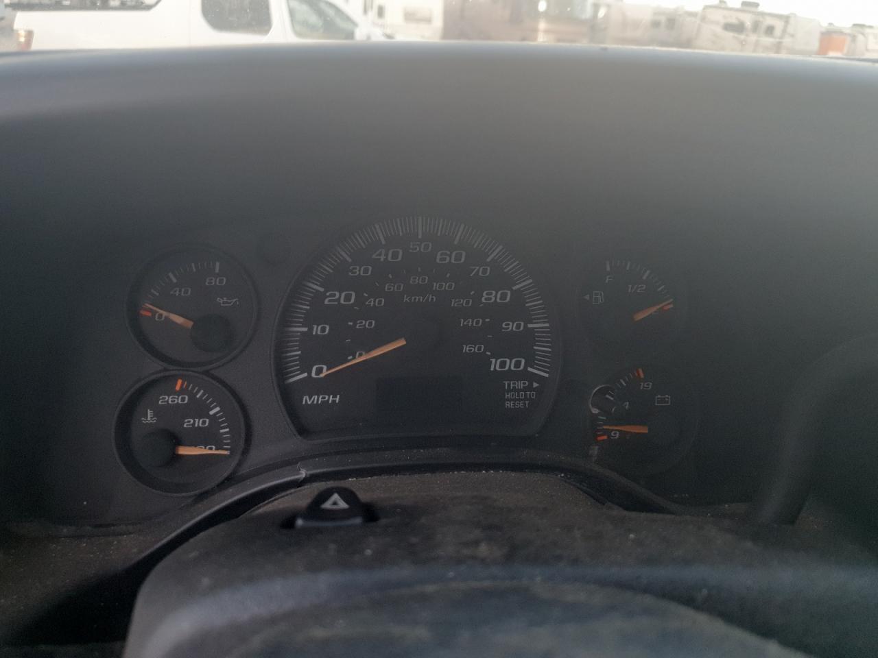 2003 Chevrolet Express - Image 9