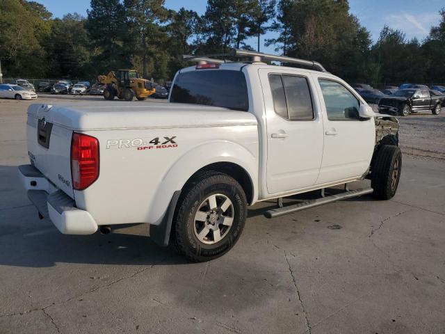 Pickups NISSAN FRONTIER 2012 White