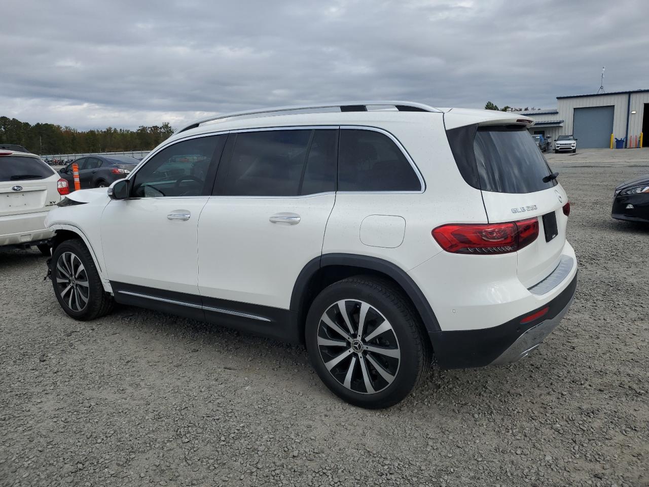2023 Mercedes-Benz GLB - Image 2