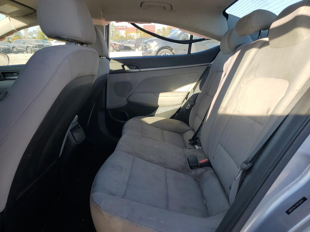 2017 Hyundai Elantra - Image 11
