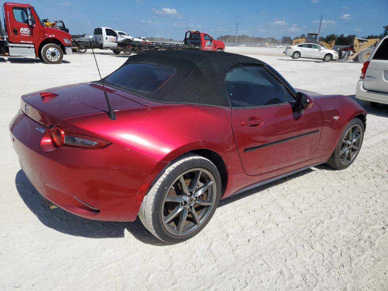 2019 Mazda MX-5 - Image 3
