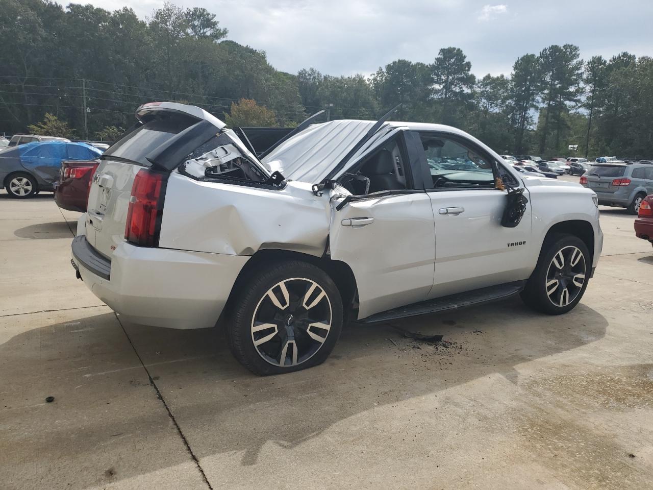2019 Chevrolet Tahoe - Image 3