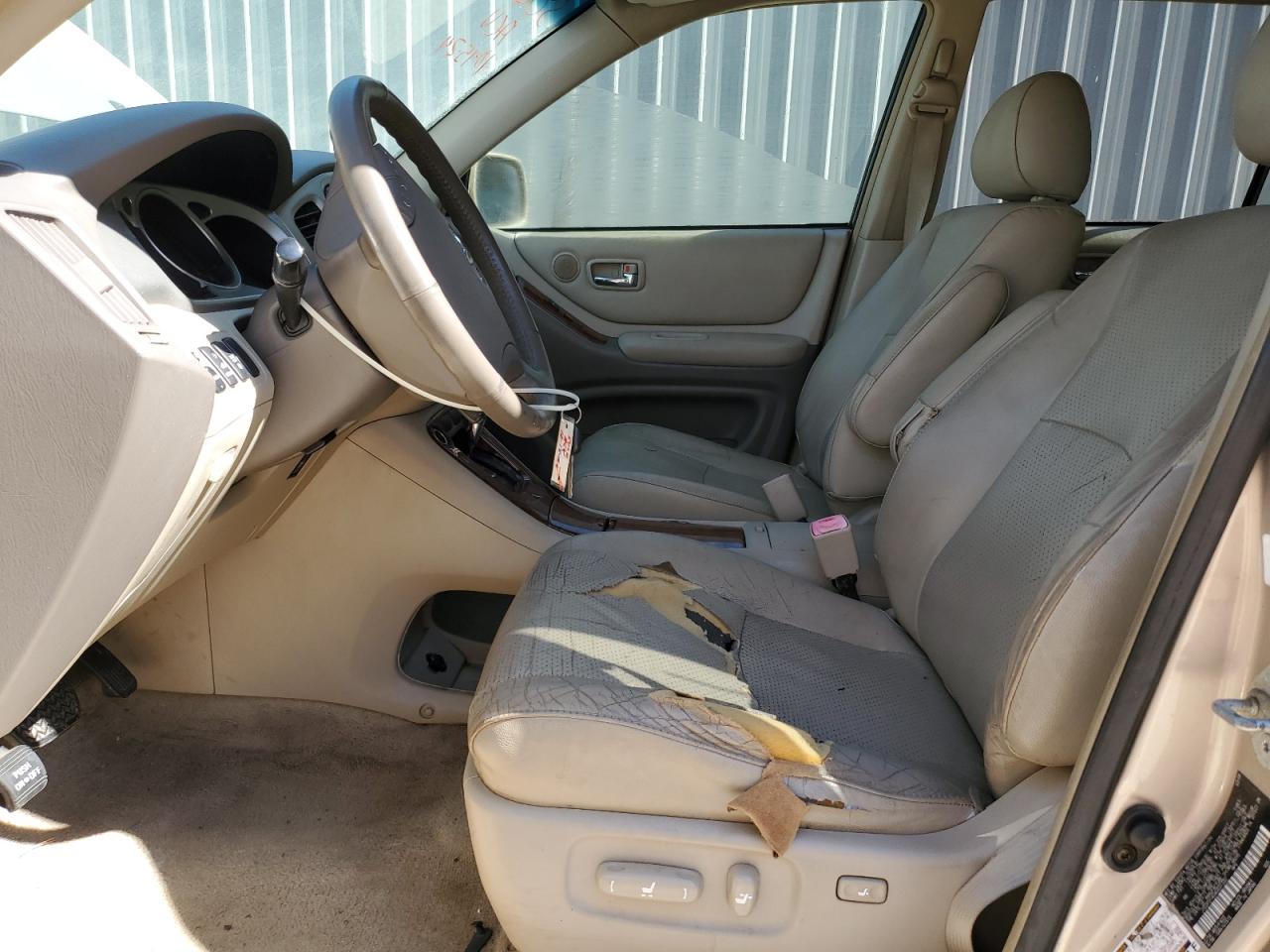 JTEDP21A040031332 2004 Toyota Highlander Base