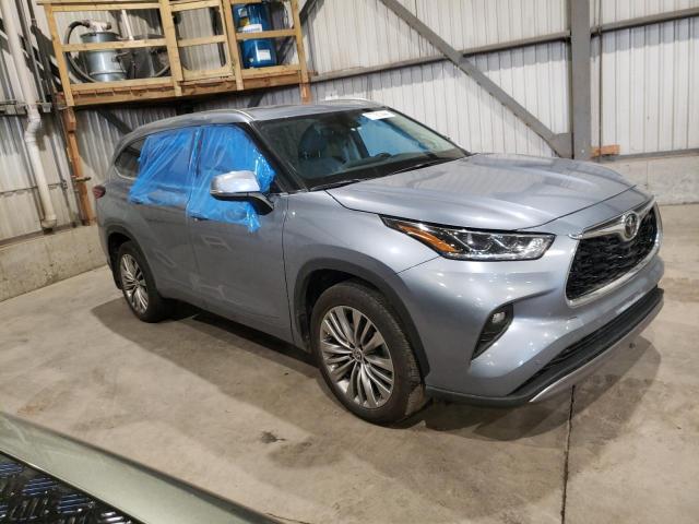 2022 TOYOTA HIGHLANDER PLATINUM