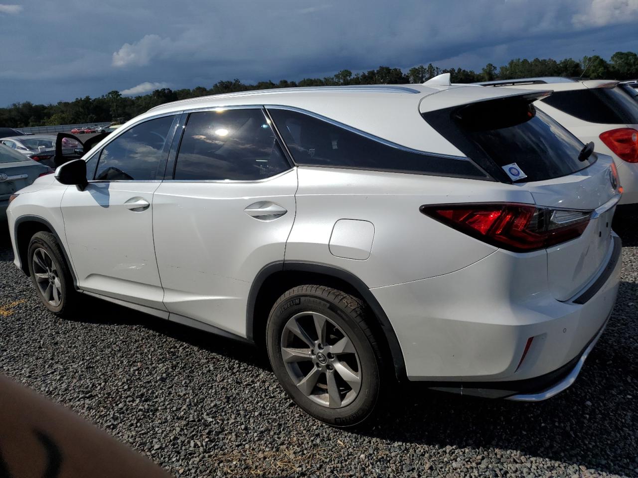 JTJDZKCA9J2002923 2018 LEXUS RX - Image 2