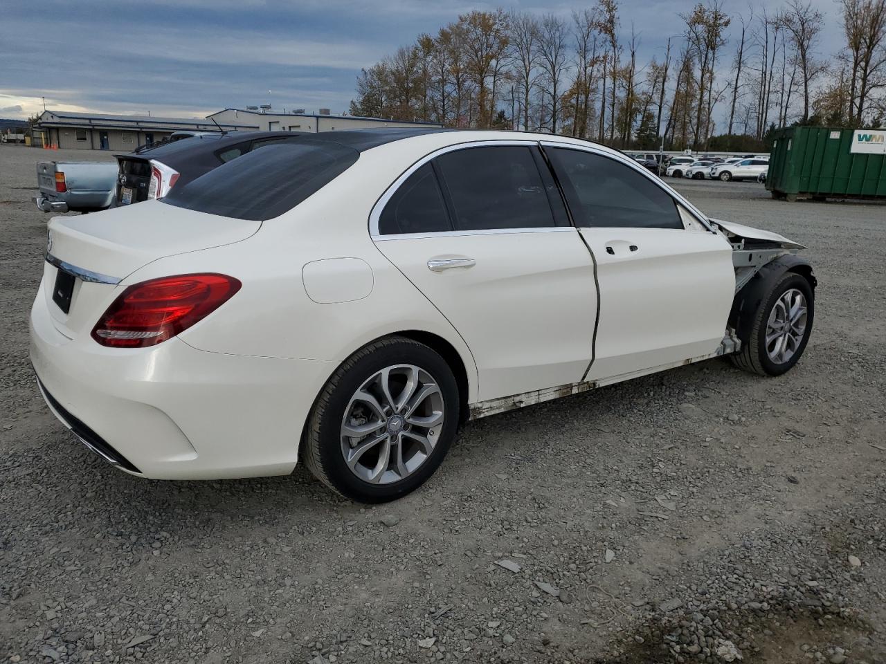 VIN 55SWF4KB8GU120878 2016 MERCEDES-BENZ C-CLASS no.3