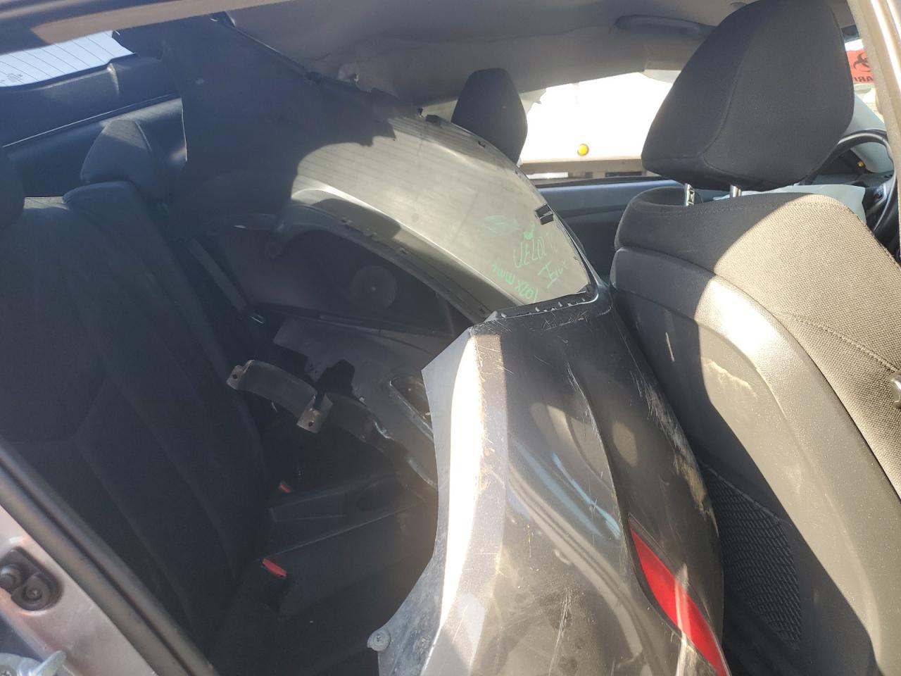 2017 Hyundai Veloster - Image 10