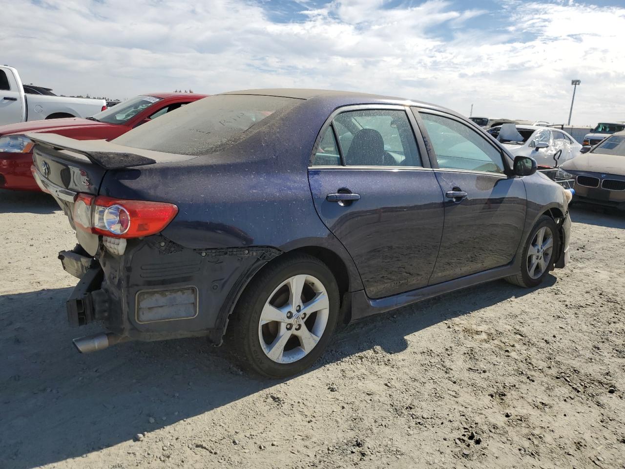 VIN 2T1BU4EE1DC116263 2013 TOYOTA COROLLA no.3