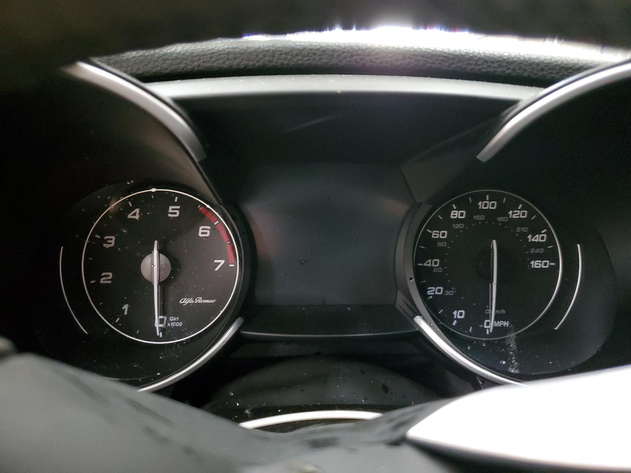 2022 Alfa Romeo Giulia - Image 9