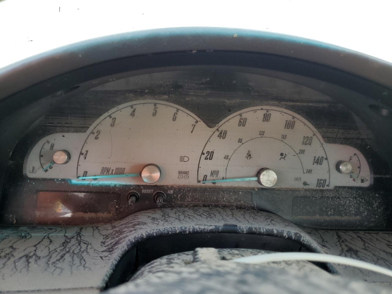 2002 Ford Thunderbird - Image 9