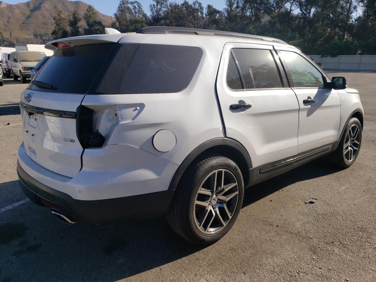 VIN 1FM5K8GT4GGA62271 2016 FORD EXPLORER no.3