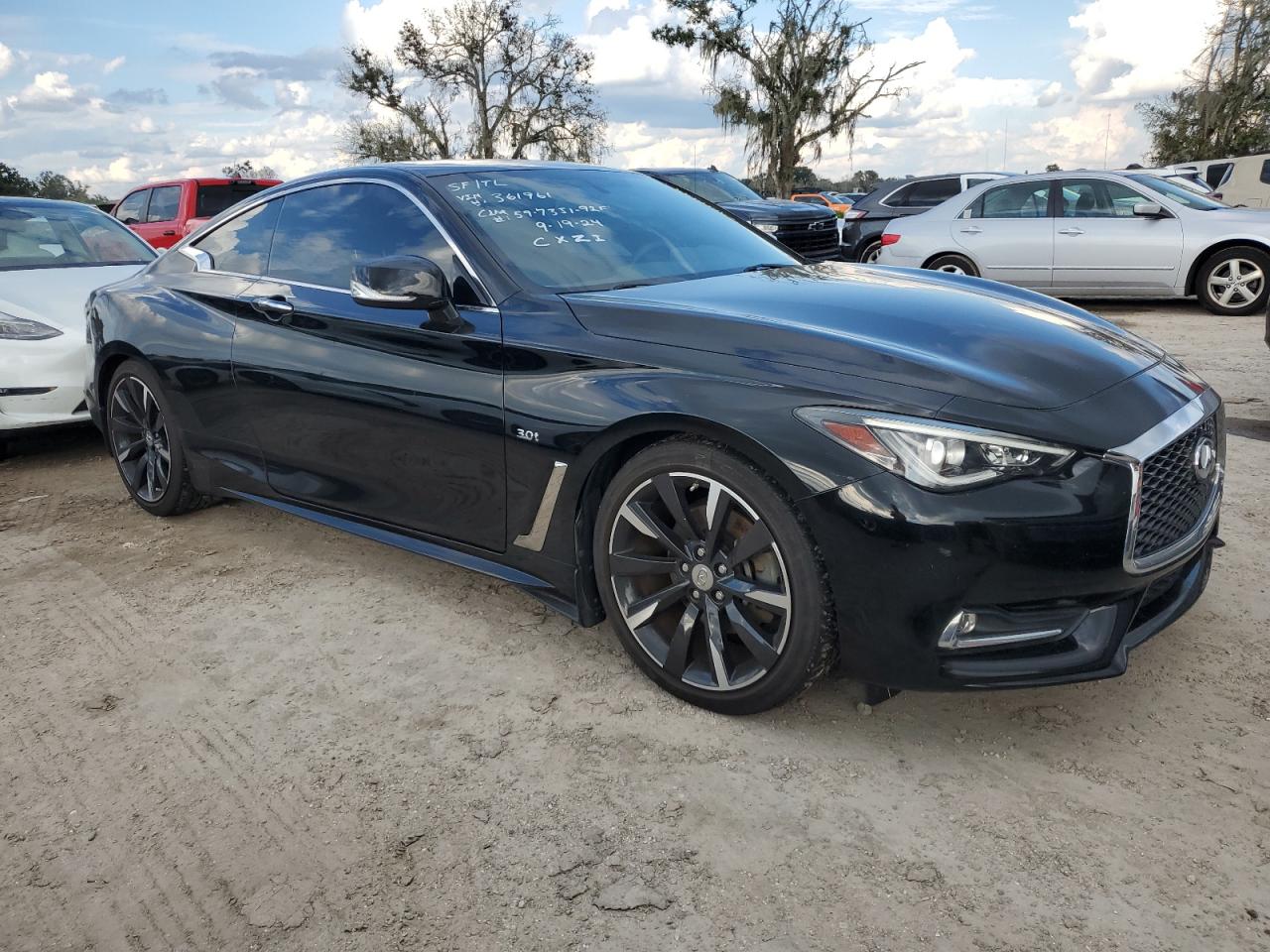 JN1EV7EK4HM361961 2017 Infiniti Q60 Premium