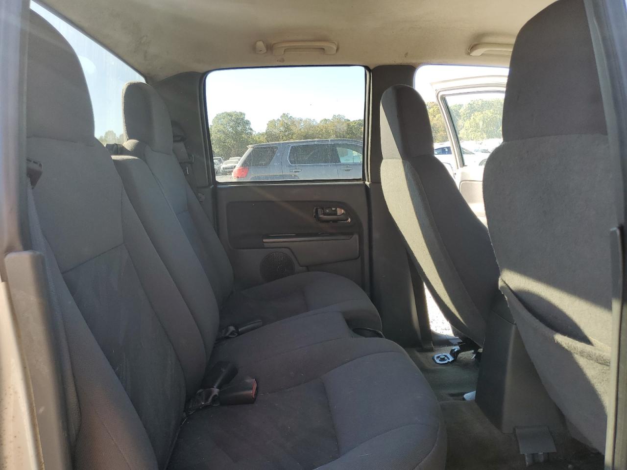 2005 Chevrolet Colorado - Image 11