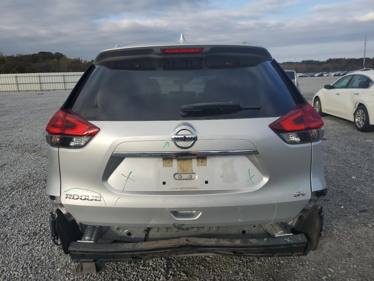 2019 Nissan Rogue S VIN: JN8AT2MT5KW266226 Lot: 76522144