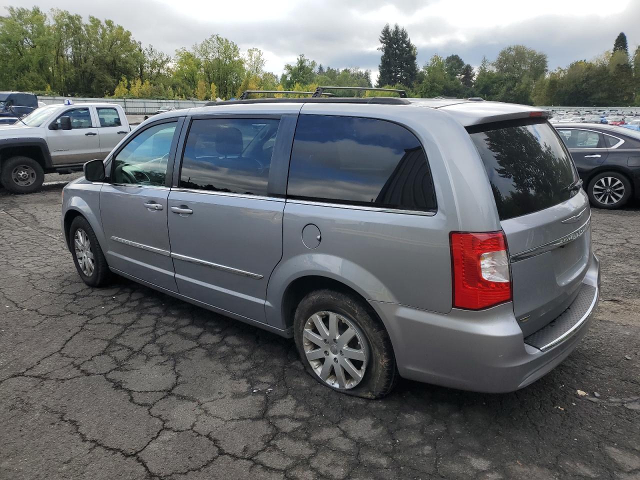 VIN 2C4RC1BG2ER317841 2014 CHRYSLER MINIVAN no.2