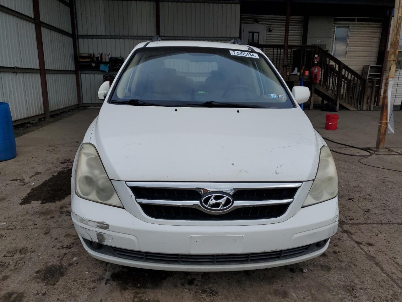2008 Hyundai Entourage - Image 5