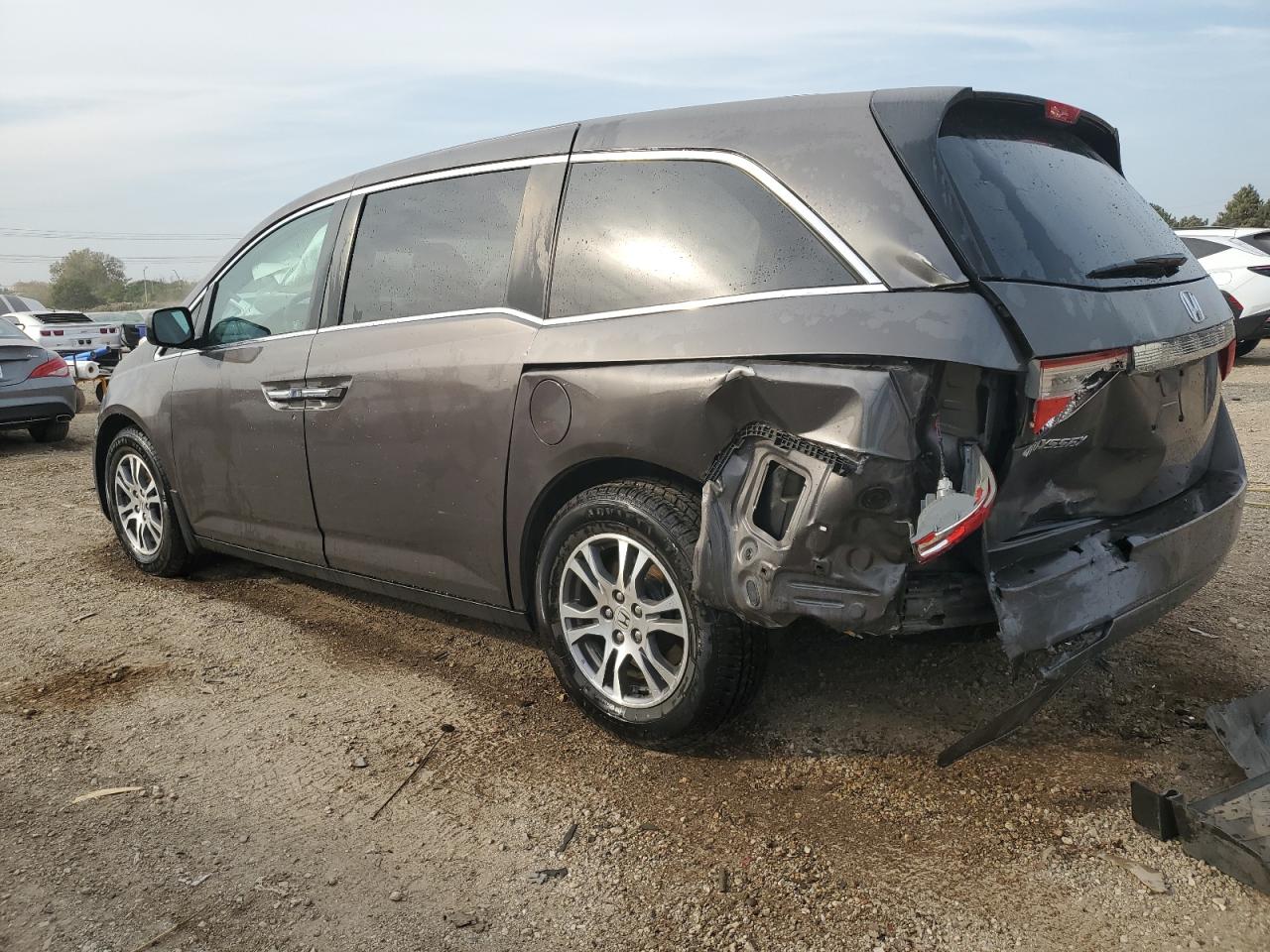 2011 Honda Odyssey - Image 2